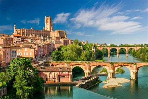 15 Best Places to Visit in the South of France.
